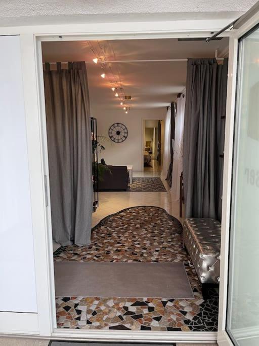 Barrierefreie Schoene Wohnung Im Eg كوسن المظهر الخارجي الصورة