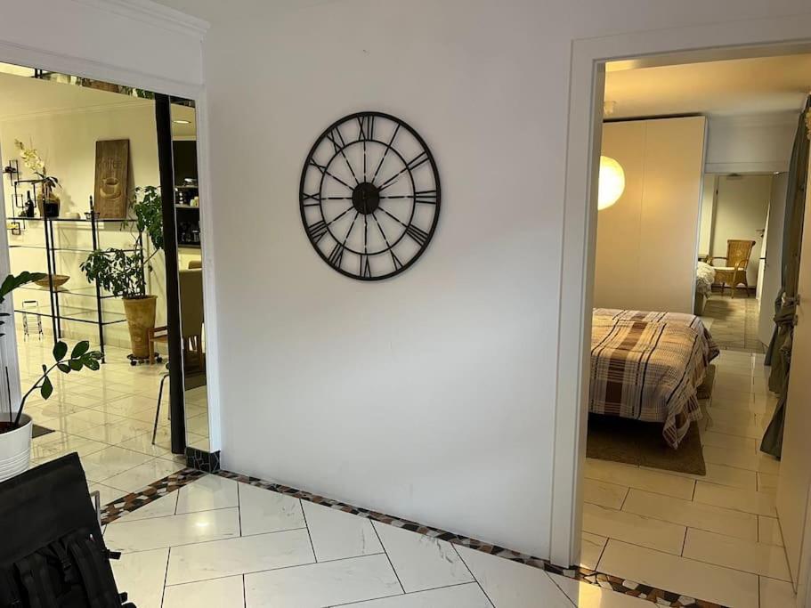 Barrierefreie Schoene Wohnung Im Eg كوسن المظهر الخارجي الصورة